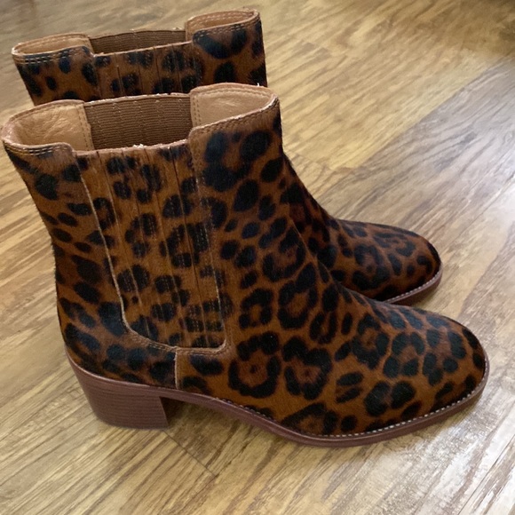 Madewell Autumn High Chelsea Boot in Leopard Calf Hair - Picture 5 of 9